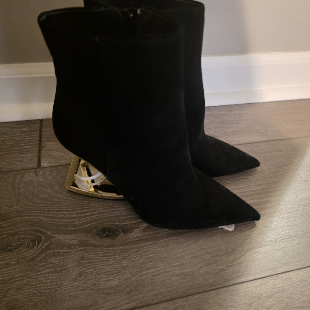 Gianni Bini Black Boots with Gold Heel With No Box - Picture 6 of 10